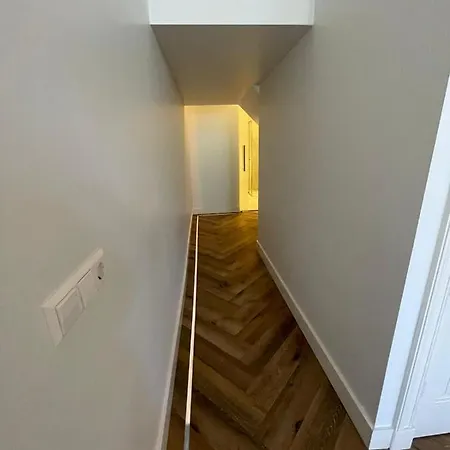 't Hart Apartment *